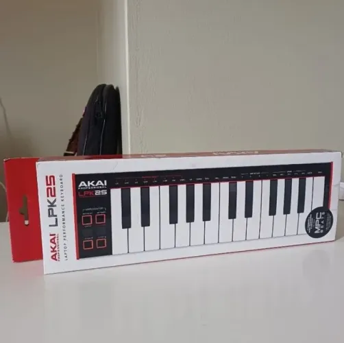 Teclado Controlador Midi Akai LPK25 Mk2 *Troco em Violão Acústico
