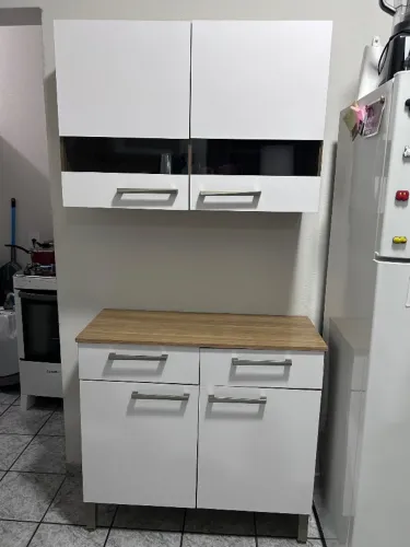 Armário de cozinha com 4 móveis