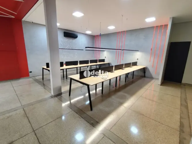 Loja disponível para locação no bairro Lagoinha em Uberlândia-MG