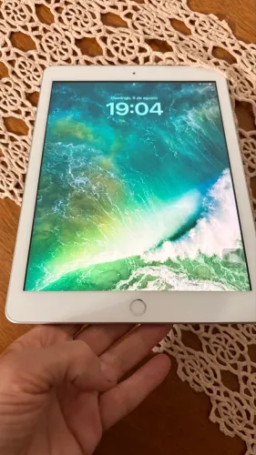 iPad 5ª Geração 128GB - Branco e Prata | Impecável + Carregador