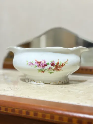 Linda molheira em porcelana schmidt antiga