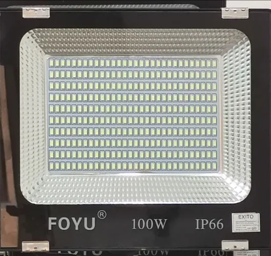 Refletor de led perfeito e muito forte!