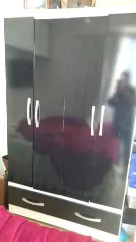 Guarda roupa de 4 portas 