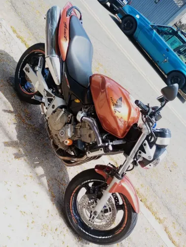 Hornet 2007 carburada 