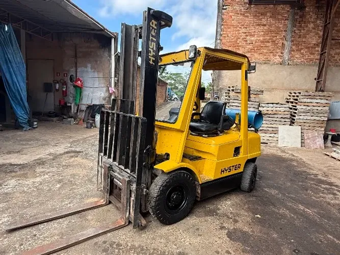 EMPILHADEIRA XM50 HYSTER zerada, toda revisada, robusta pronta pra uso