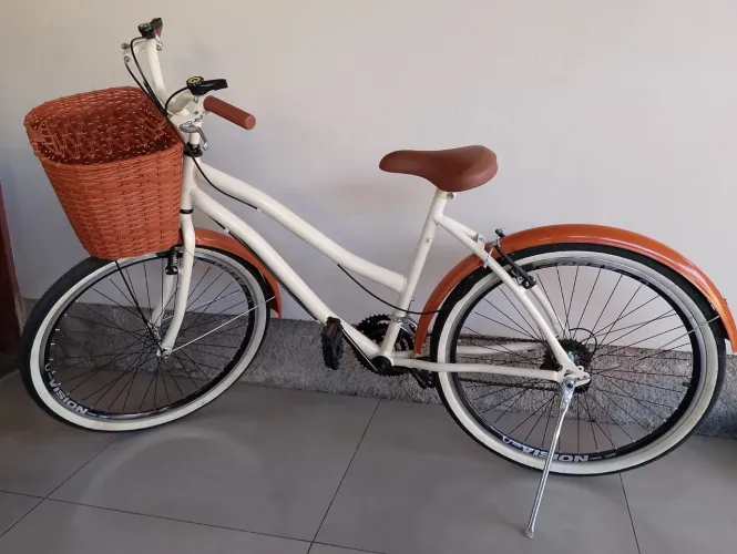 Bicicleta Feminina Aro 26 C/18 Marchas Retro Beach C/ Cesta
