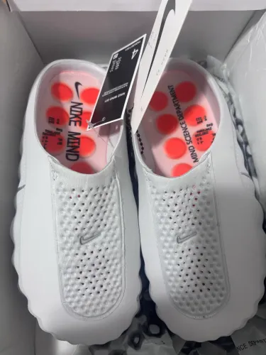 Slide Nike Mind 001 cinza 