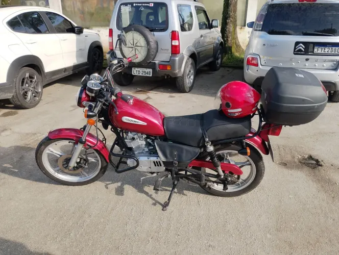 Suzuki Intruder 125cc (2008/2009) Custom + Manual e Peças - R$ 8.500 (Guarujá)