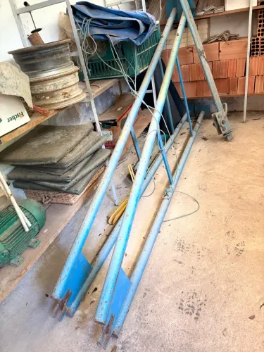 Guincho Agrícola Traseiro para Trator (Tipo Girafa / Estrutura Reforçada)