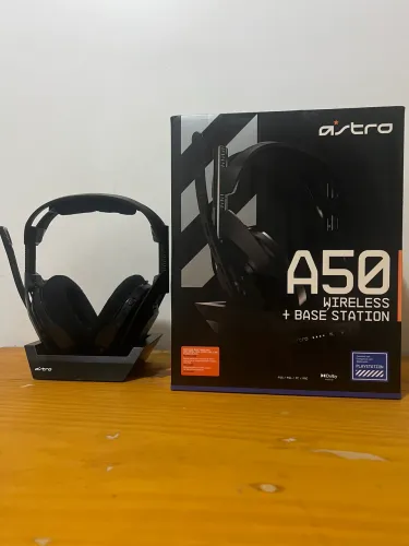 Vendo headset gamer Astro A50 Geração 4 (compatível com PS5 e PC).