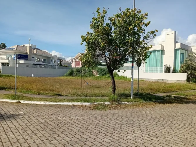 Terreno com 629 m² para venda em Jurerê Internacional