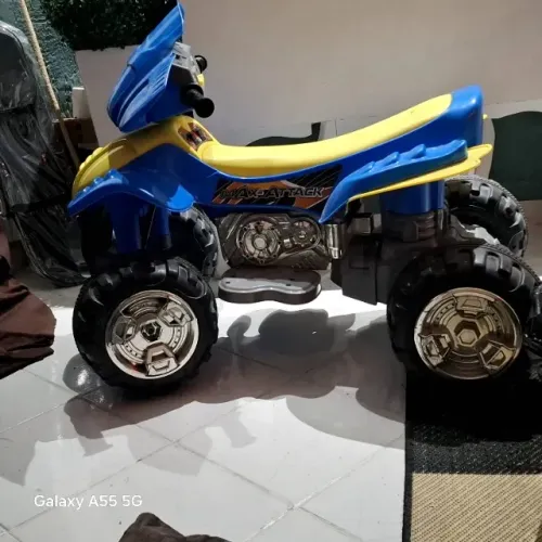 Quadriciclo infantil elétrica 12v