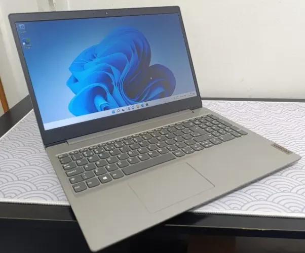 Notebook Lenovo Novíssimo intel ddr4 com ssd rápido win 11 + office tela 15 bateria boa