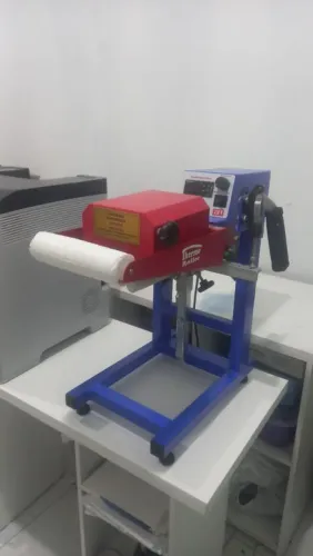 Máquina transfer para personalização 