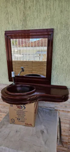 Kit Banheiro em Madeira Maciça: Pia, Espelho e Porta Papel Higiênico - R$ 380