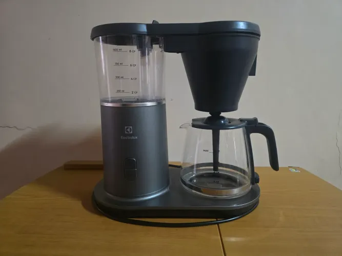 Cafeteira Elétrica Electrolux Automática 31 Xicaras Expert com Tecnologia PerfectSense