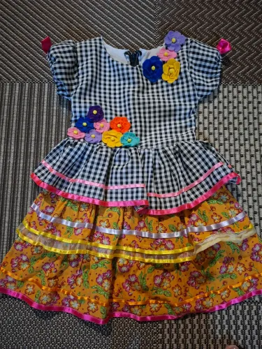 Vestido caipira para festa junina tamanho 6