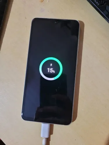 Celular novíssimo em ótimo estado