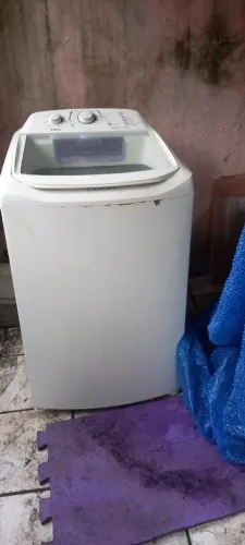 Máquina de lavar roupa 12k 220 v retirar Gonzaga só chamar * detalhe no pezinho 