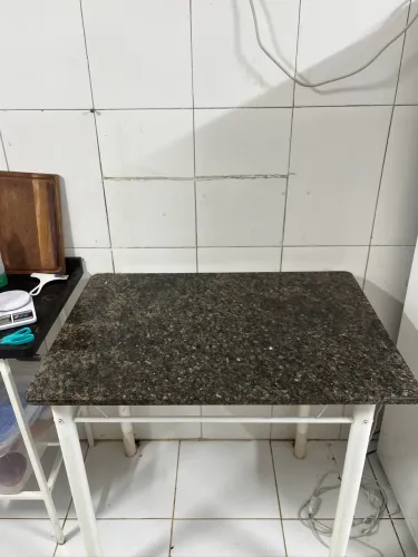 Mesa de Pedra Em perfeita condições 