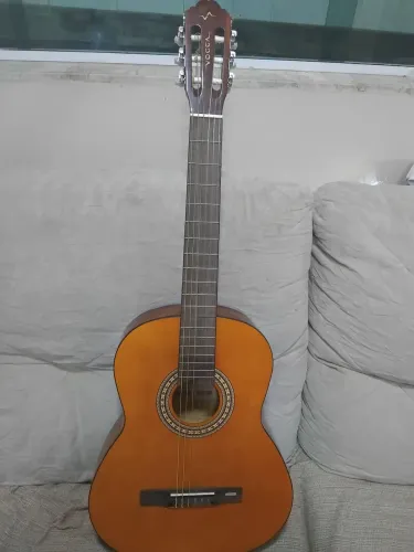 Vendo violão Vogga com todas as cordas novas