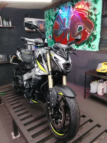 Bajaj NS 400z 