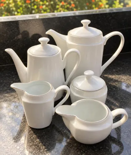 CONJUNTO DE PORCELANA- CHALEIRA