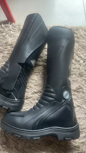 Bota trilha NOVA