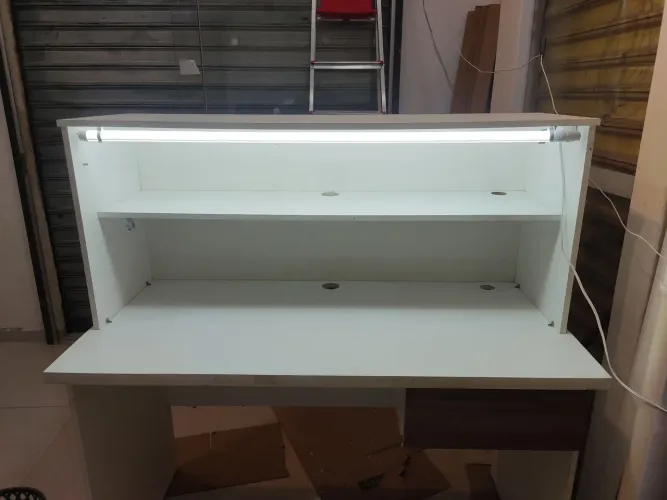 Bancada de MDF, Mesa MDF para assistências com iluminação