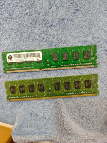 Kit 4GB Memória RAM DDR3 para PC (2 Pentes de 2GB) 1333MHz
