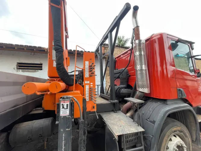 Scania guindaste Muqui 180 mil