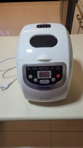 Panificadora mondial branca Master breand