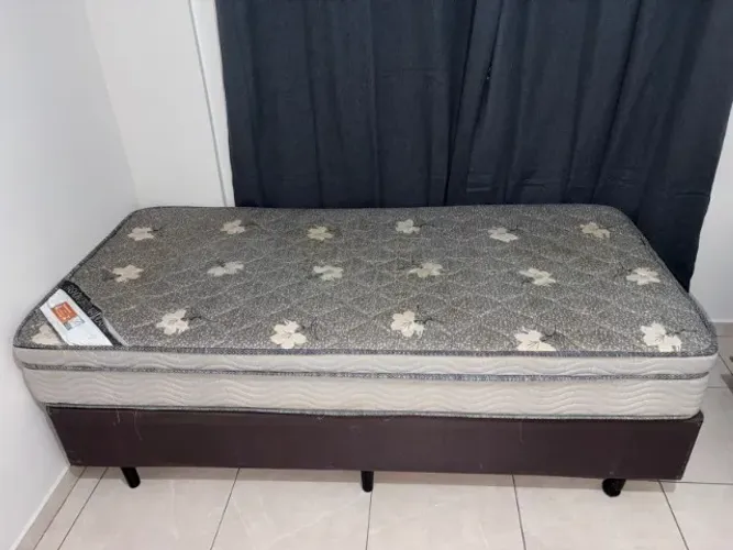 Cama box solteiro com colchão 88x188 cm