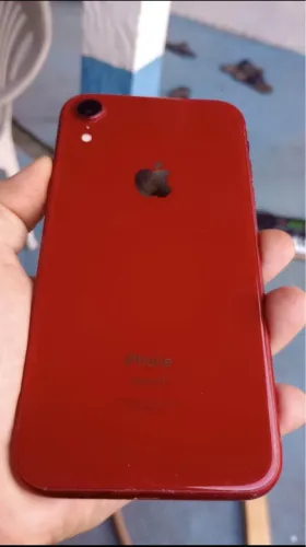 iPhone XR red