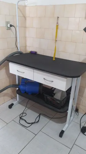 Mesa para tosa com gaveta 