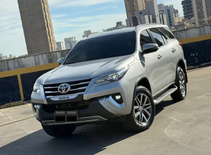 Toyota Hilux SW4 SRX 4X4 2.8 TDI 16V Dies. Aut. 2019