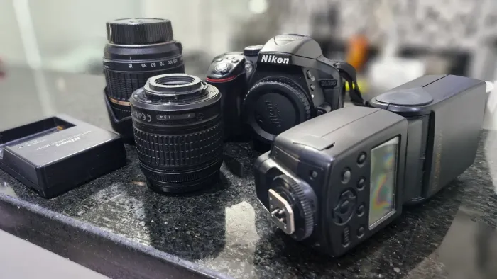 Kit Nikon D5300 + Lente Tamron + Flash + Bolsa