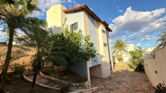 CASA DISPONIVEL PARA LOCAÇÃO NO BAIRRO IBITURUNA - MONTES CLAROS/MG