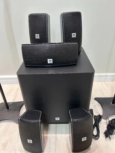 Caixas de som JBL Cinema 610 - Sistema de Alto-falantes de Cinema em Casa