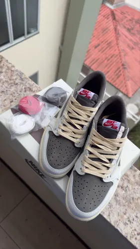 Tênis Nike Air Jordan 1 Low Travis Scott Reverse Mocha - Tam. 40BR (novo)