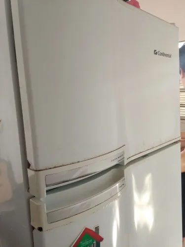 Geladeira continental pra vender logo negociável