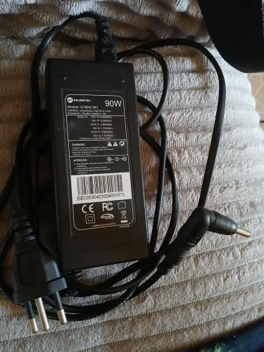 Carregado universal notebook 