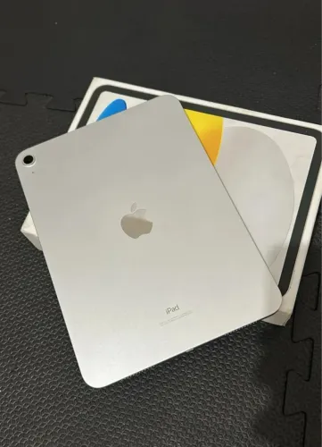 iPad 10 semi novo
