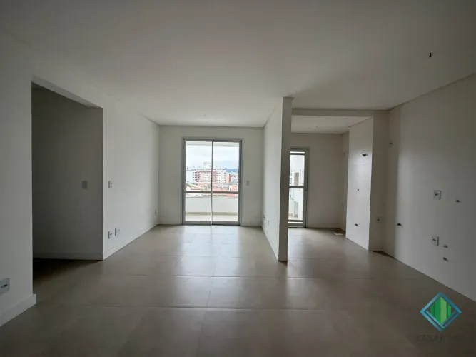 Apartamento novo em excelente localização no bairro Capoeiras.