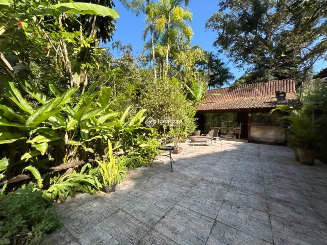 Chalé com 350m² de terreno e área goumert a venda na Serrinha do Alambari/RJ