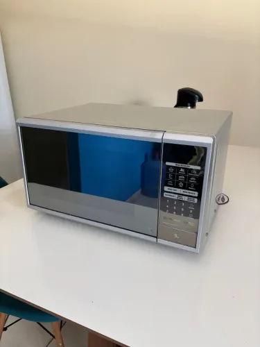 Microondas LG espelhado