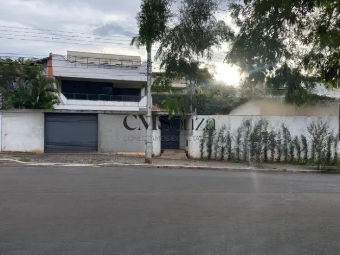 Casa para alugar no Quebec 5 suítes, 560m², 0 vagas informadas Londrina/PR