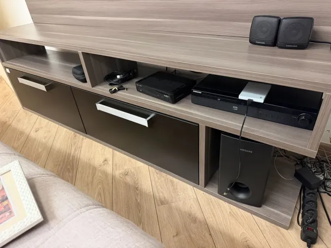 rack de mdf com duas gavetas