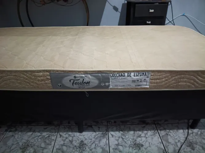 Cama box com colchão