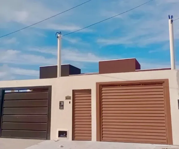Casa nova com piscina a 190 metros da Praia do Basevi em Prado (BA)